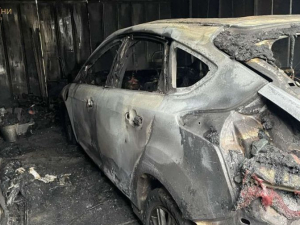 У запорізькому гаражному кооперативі загорівся автомобіль: постраждав чоловік