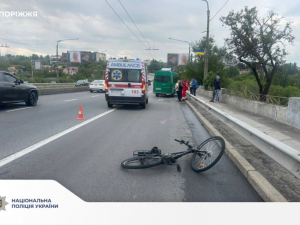 На центральному проспекті Запоріжжя на смерть збили велосипедиста (фото)