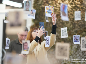 У Запоріжжі відкрили виставку пам’яті студентів і викладачів, які загинули на фронті (фото)