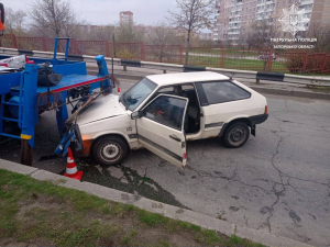 Випив і сів за кермо – у Запоріжжі водій на підпитку скоїв аварію