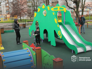 Вандали псують оновлений парк: у Запоріжжі виявили пошкодження після реконструкції (фото)