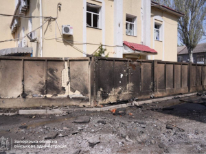 Ударили «шахедом» по соціальному центру: у Запоріжжі поранено дитину — що розповіли свідки (фото, відео)