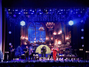 Джазові мелодії при свічках - артисти філармонії подарували запоріжцям різдвяну музичну історію (фото)