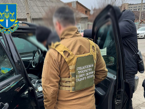 Мешканець Запоріжжя торгував автівками, які призначалися ЗСУ - подробиці