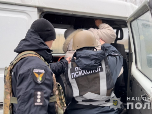 Дивом залишилися живі - у будинок подружжя з Гуляйполя двічі влучали російські снаряди (відео)