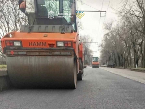 Важливу ділянку оновили - в Запоріжжі завершили масштабний ремонт дороги, яку щодня використовують тисячі водіїв (фото)