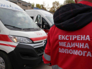 Реанімація на ходу та п’ять розрядів - у Запоріжжі медики врятували двох пацієнтів (фото)