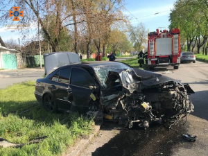 У Запоріжжі зіткнулися дві іномарки: знадобилася допомога рятувальників