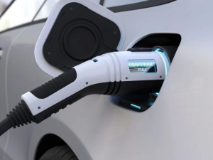 Звернення містян дало результат — у Запоріжжі прибрали незаконну зарядку для електромобіля (фото)