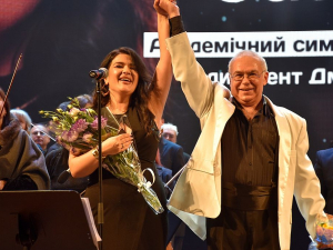 Тримала публіку до останнього акорду -  відома запорізька співачка  відзначила на сцені творчий ювілей