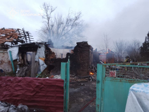 Поранення, руйнування і пожежа - які наслідки ворожих обстрілів Запорізької області за добу