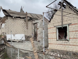 Наслідки обстрілу селища Балабине 8 квітня 2026 року. Фото: Суспільне Запоріжжя