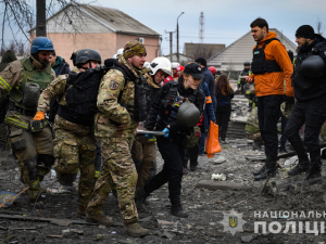  "Уламок прилетів прямо в гортань" - запорізькі парамедики розповіли про роботу на місцях ракетних ударів (відео)