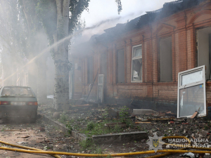 "Сусідів забрали до лікарні" - постраждалі розповіли, як пережили удар дронів по Запоріжжю (фото, відео)