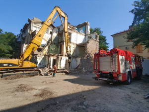 Як просувається ремонт запорізьких багатоповерхівок, зруйнованих ворожими обстрілами - фото