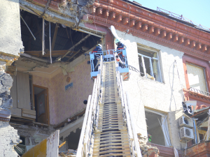 Фонд Ріната Ахметова готовий надати допомогу постраждалим від ракетного удару – подробиці