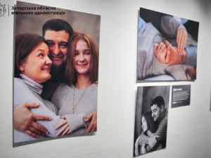 "Завдяки собаці я познайомився з майбутньою дружиною" - на виставці розповіли, що надає сили запорізьким ветеранам 