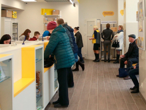 Підробляла підписи та забирала гроші - у Запоріжжі начальниця поштового відділення обкрадала пенсіонерів
