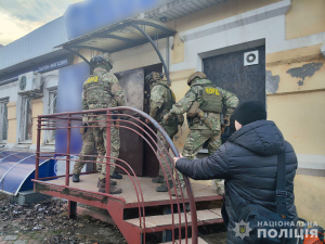 У Запоріжжі під виглядом магазину працював незаконний заклад з іграми для дорослих - фото