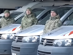 "Сталевий фронт" допомагає захисникам – понад 1350 авто від фонду Ріната Ахметова допомагають на передовій 