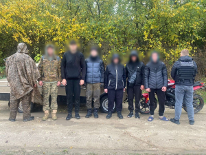 Мотоцикли, легковики та крипто‑інструкції - запоріжець і компанія намагалися прорватися до Молдови (фото)