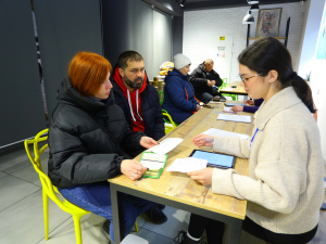 У Запоріжжі переселенці отримують грошову допомогу від чеської організації