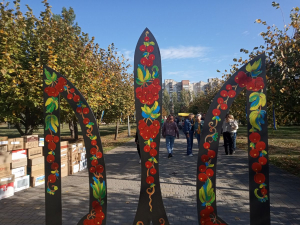 У головному парку спального району Запоріжжя відкрили патріотичну фотозону