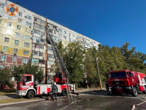 У запорізькій багатоповерхівці зайнялася пожежа – подробиці та фото