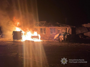 Безпілотником вдарили по магазину на Запоріжжі — жінка опинилася у лікарні (фото)