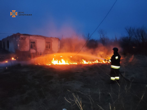 Поранені люди, пожежа, руйнування - фото наслідків ворожих обстрілів Запорізької області за добу