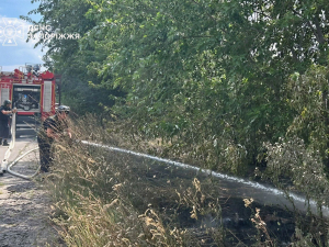 Ворог ударив по запорізьким рятувальникам, коли вони працювали. Фото ГУ ДСНС