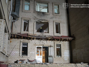 Вдарили "Молнією" - росіяни атакували дроном школу в Запоріжжі (фото)