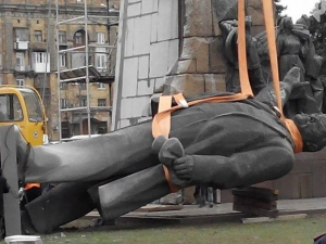 Аукціон провалився – на скульптуру леніна з Запоріжжя так і не знайшлося покупців