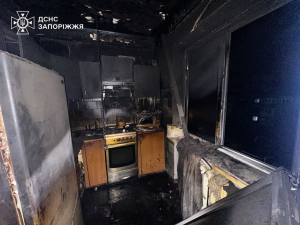 Трагедія у багатоповерхівці - під час пожежі у Запоріжжі загинув чоловік (подробиці, фото, відео)