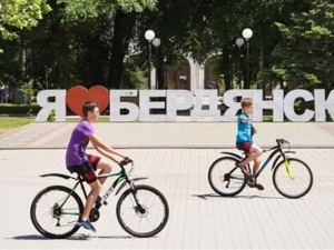 Залякування, пропаганда та перевірки: як живуть діти в окупованому Бердянську