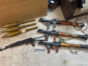 «Заробляв» на автоматах і гранатах - у Запоріжжі викрили торговця зброєю (фото)