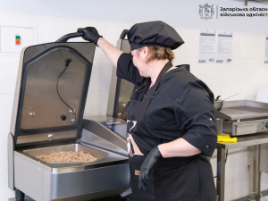 Їжа для школярів і рятувальників та майстер-класи - як у Запоріжжі працює Кулінарний хаб (фото)