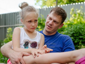 Актор Андрій Ісаєнко розповів, після якого випадку почав ходити з родиною в укриття