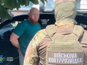 Заробляли на горі родин — у Запоріжжі подружжя вимагало гроші з родин полеглих бійців (фото)