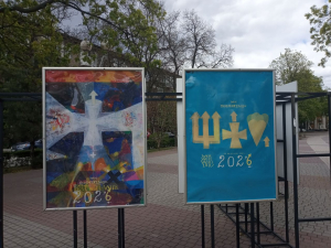 У Запоріжжі просто неба відкрили виставку харківського художника - фото