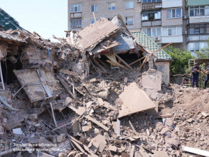 Росіяни атакували Запоріжжя КАБами – дві жінки у важкому стані (фото, відео)