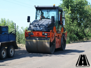 У Запорізькому районі приводять до ладу дороги та узбіччя – фото