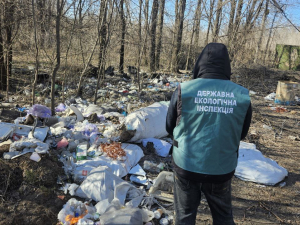 Екологи під час перевірки забруднення повітря у Заводському районі натрапили на сміттєзвалище