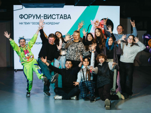 Насильство, що криється за нормальністю – у Запоріжжі молодь презентувала незвичну виставу (фото)