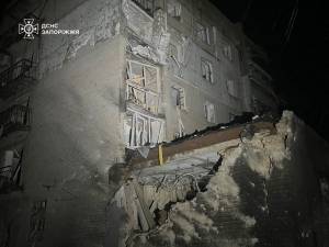 Зруйнований будинок на Запоріжжі внаслідок атаки росіян 26 лютого. Фото ДСНС