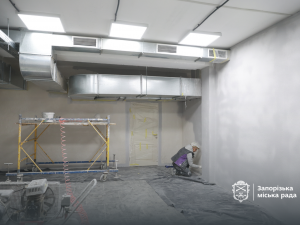 Ремонтні роботи тривають в укритті 108 гімназії в Хортицькому районі Запоріжжя