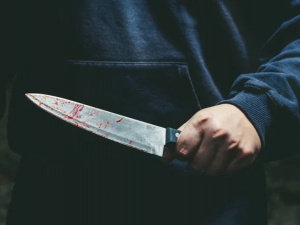 Суперечка між трьома чоловіками в запорізькому гуртожитку перетворився на різанину - загинула людина