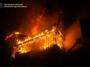 Поранення, руйнування, пожежі: вночі Запоріжжя зазнало масованої атаки ворожих дронів - що відомо про наслідки