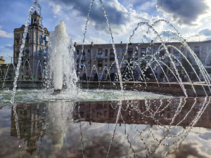 У Запоріжжі фонтани готують до зими - коли вимкнуть останній (фото)