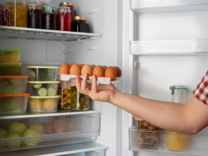 Як не отруїтись продуктами та який запас води треба мати в умовах відключень світла у Запоріжжі - поради фахівців (відео)